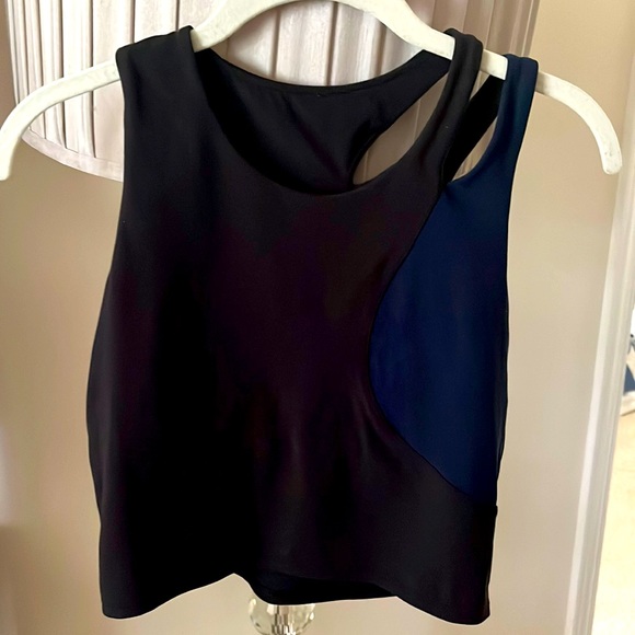 lululemon athletica Tops - Lululemon Nulu Asymmetrical Yoga Tank Top. Size 6.